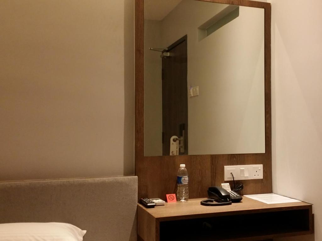 Go Hotel Субанґ-Джая Екстер'єр фото
